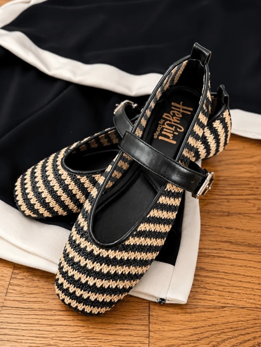 Hey girl Black & Cream Striped Mary Jane Flats NWOT